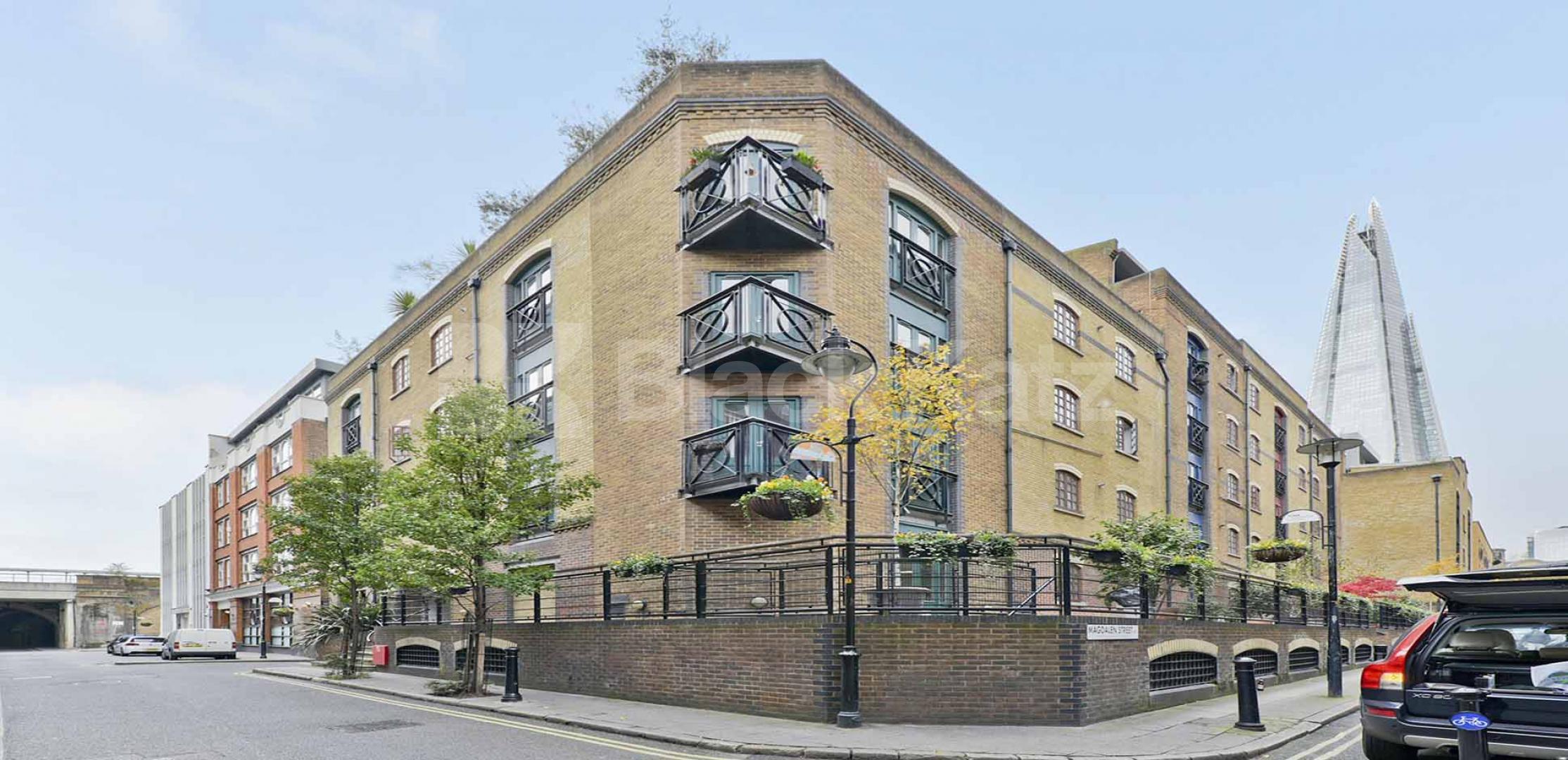 			LET , 2 Bedroom, 2 bath, 1 reception Penthouse			 Lion Court Shand Street, London Bridge